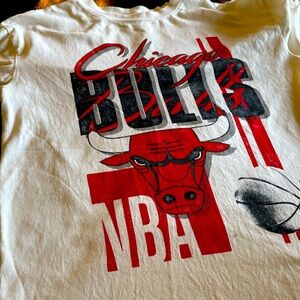 Abercrombie & Fitch men’s t shirt-Chicago Bulls